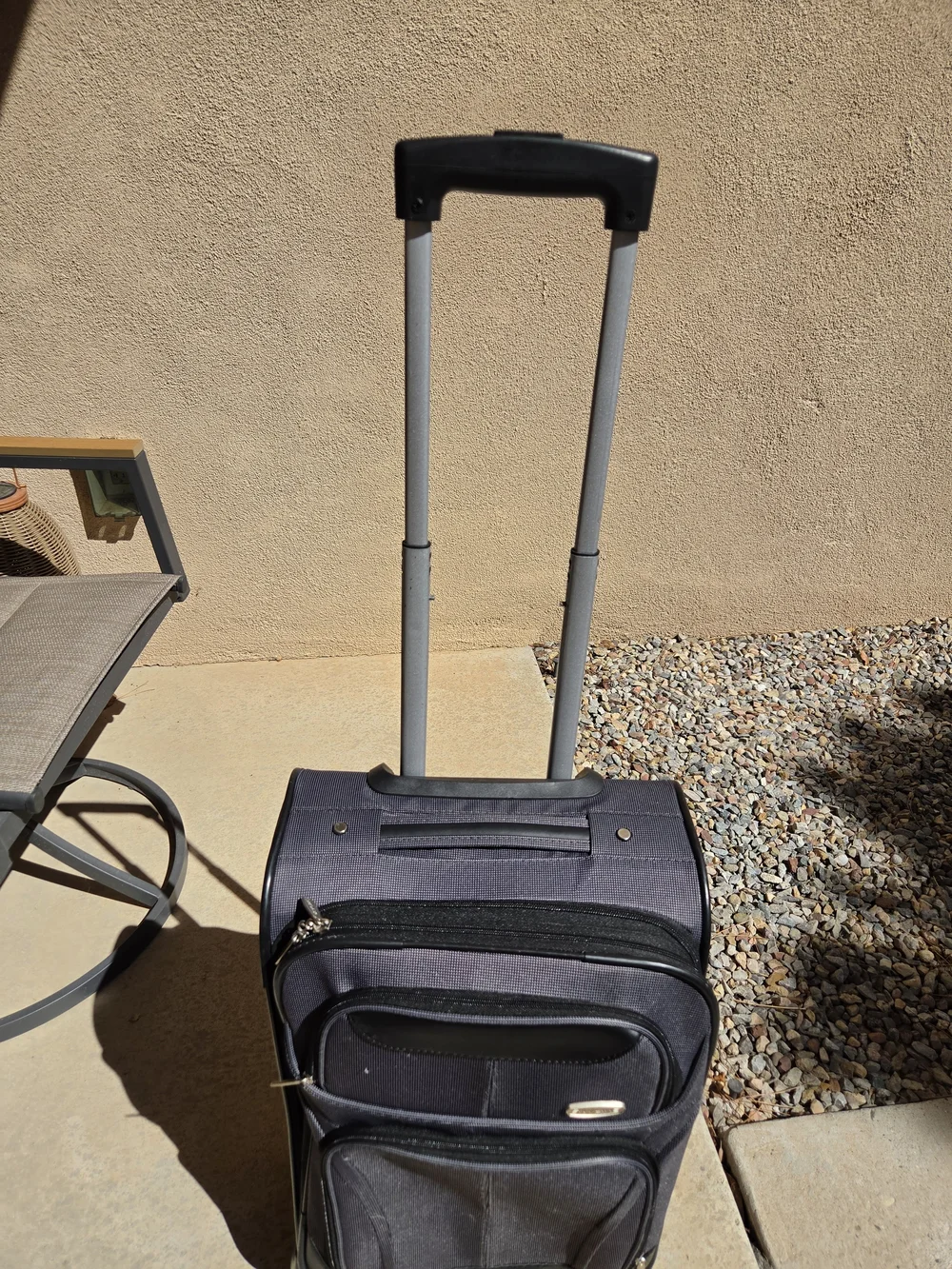 Men's Carry-On Spinner Bag in Dark Grey
